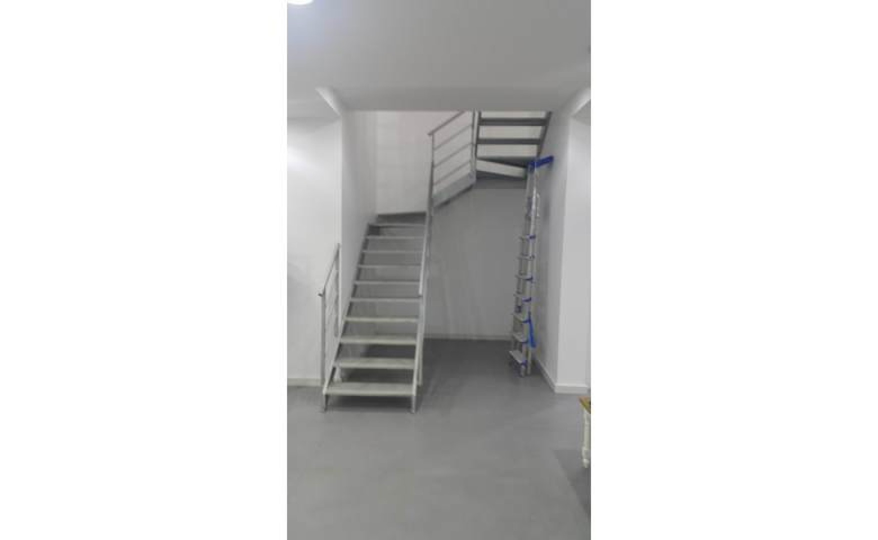 Shop /Office to let Malta: San Gwann - 400sqm premises for rent - easy parking