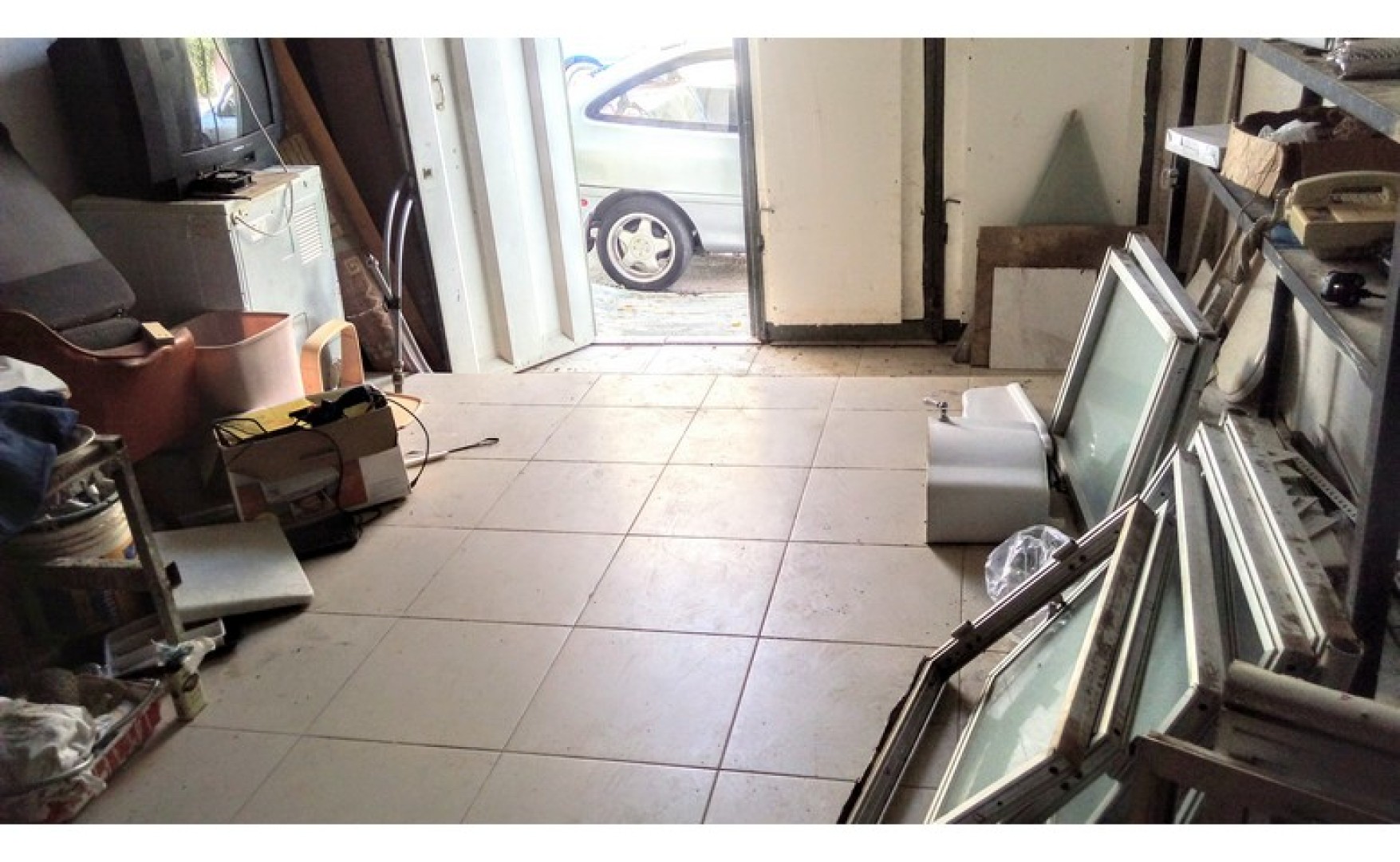 Real estate Malta: Tarxien 120sqm garage/warehouse for rent