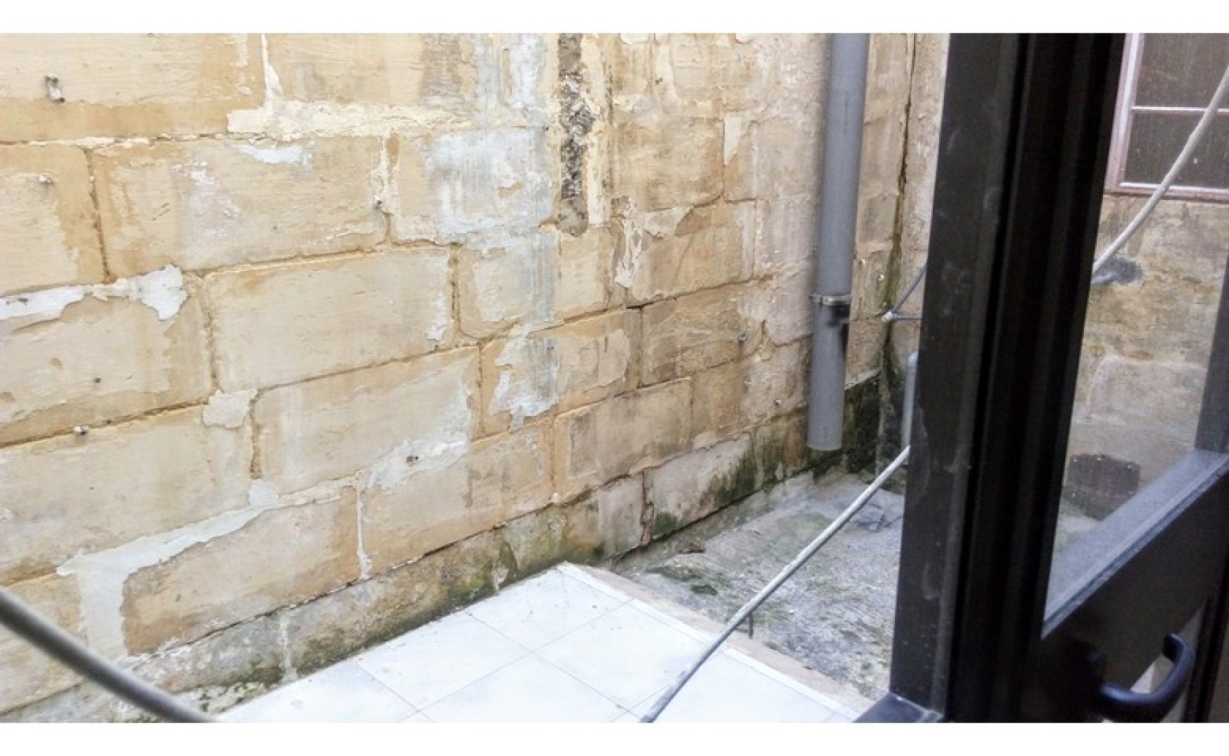 Shops for rent in Malta: Class 4b shop/office space on the busiest road in Zabbar