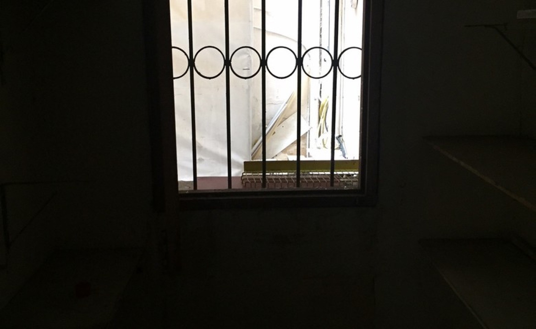 Property agents in Malta: Shop for rent or rent in Tarxien