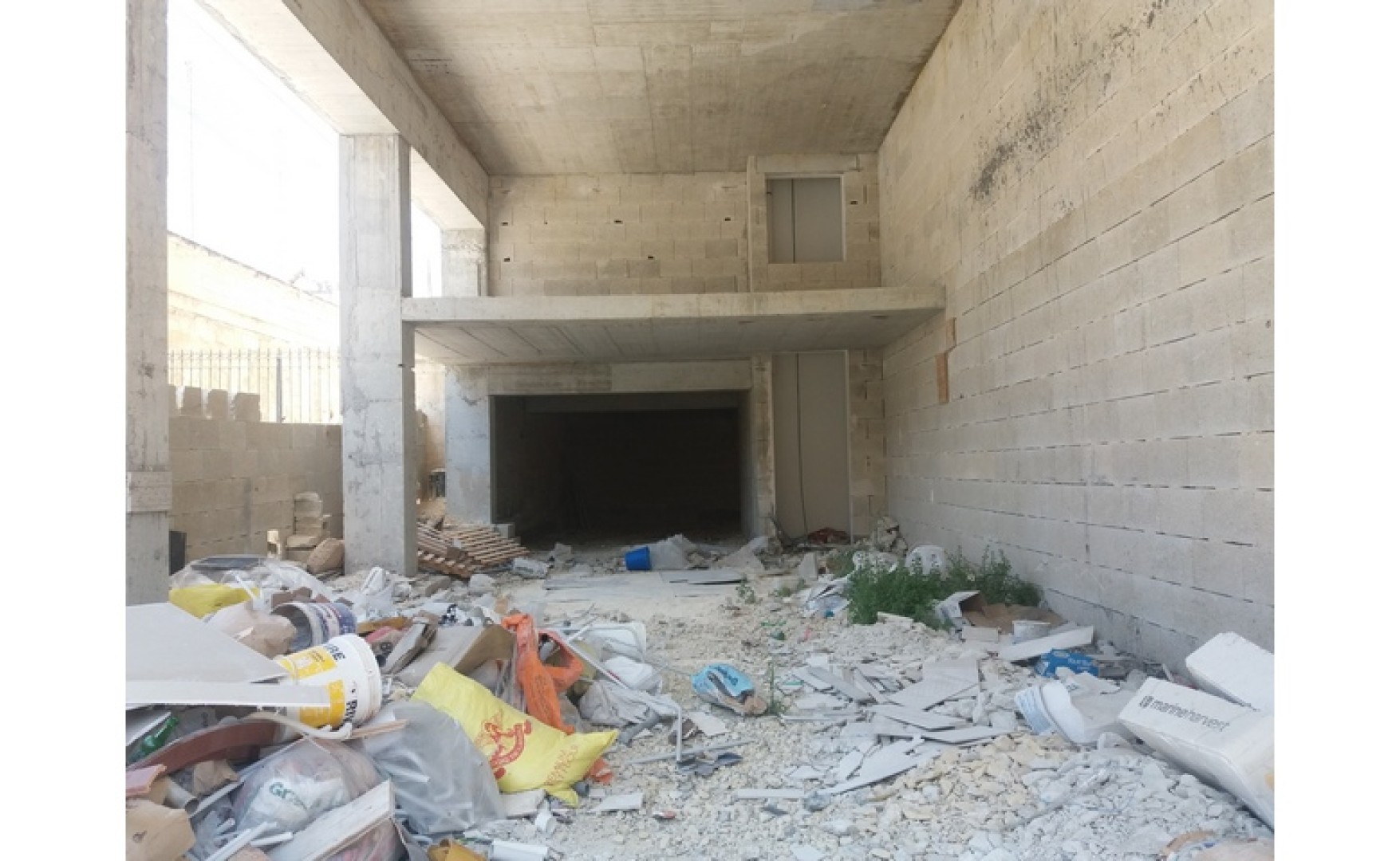 Shops / offices for rent in Malta: Gzira 200sqm premises to let