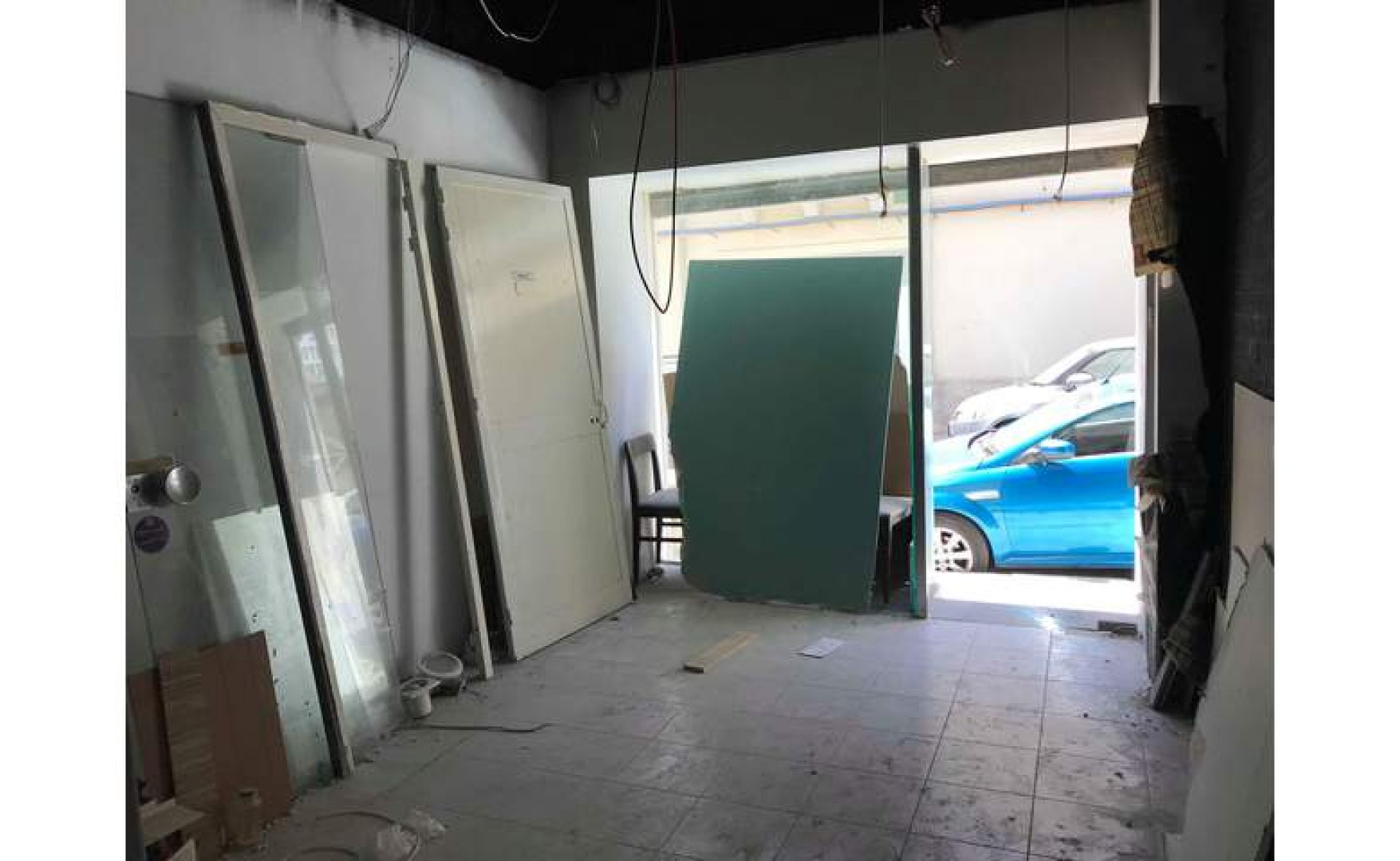 Shop to let in Malta: 100sqm premises in Gzira
