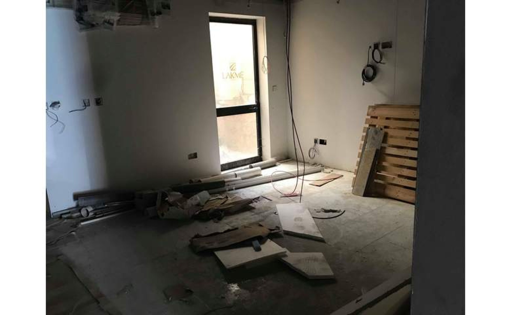Shop to let in Malta: 100sqm premises in Gzira