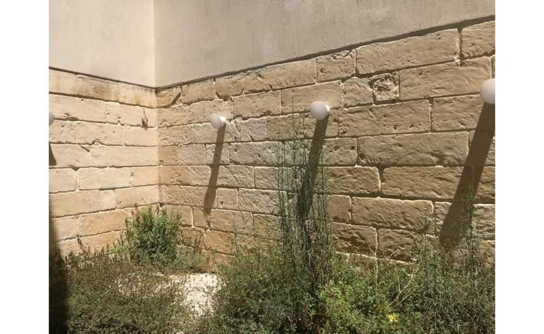 Shop to let in Malta: 100sqm premises in Gzira