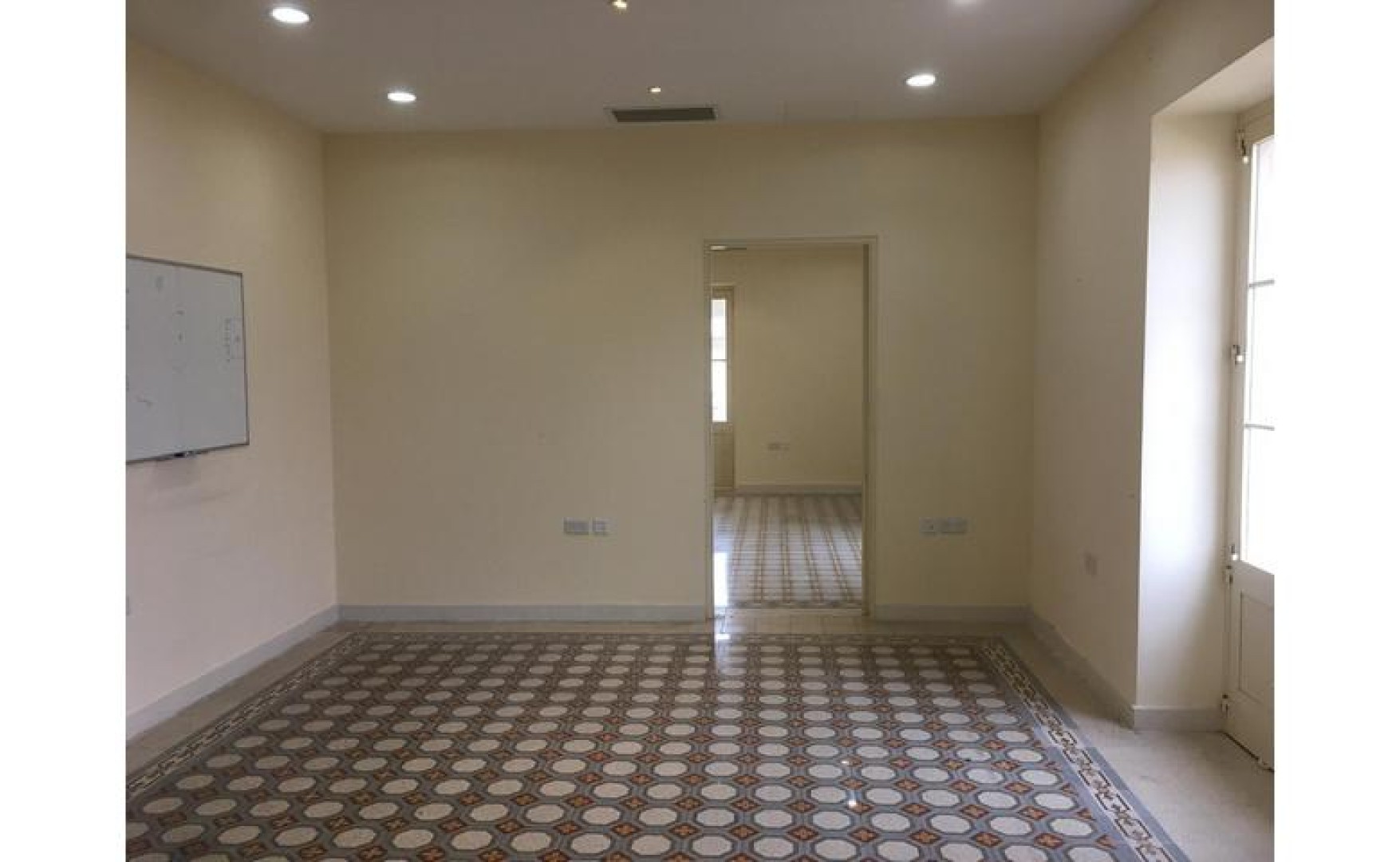 Office in Malta: 185sqm Premises for Rent In The Centre Of Valletta