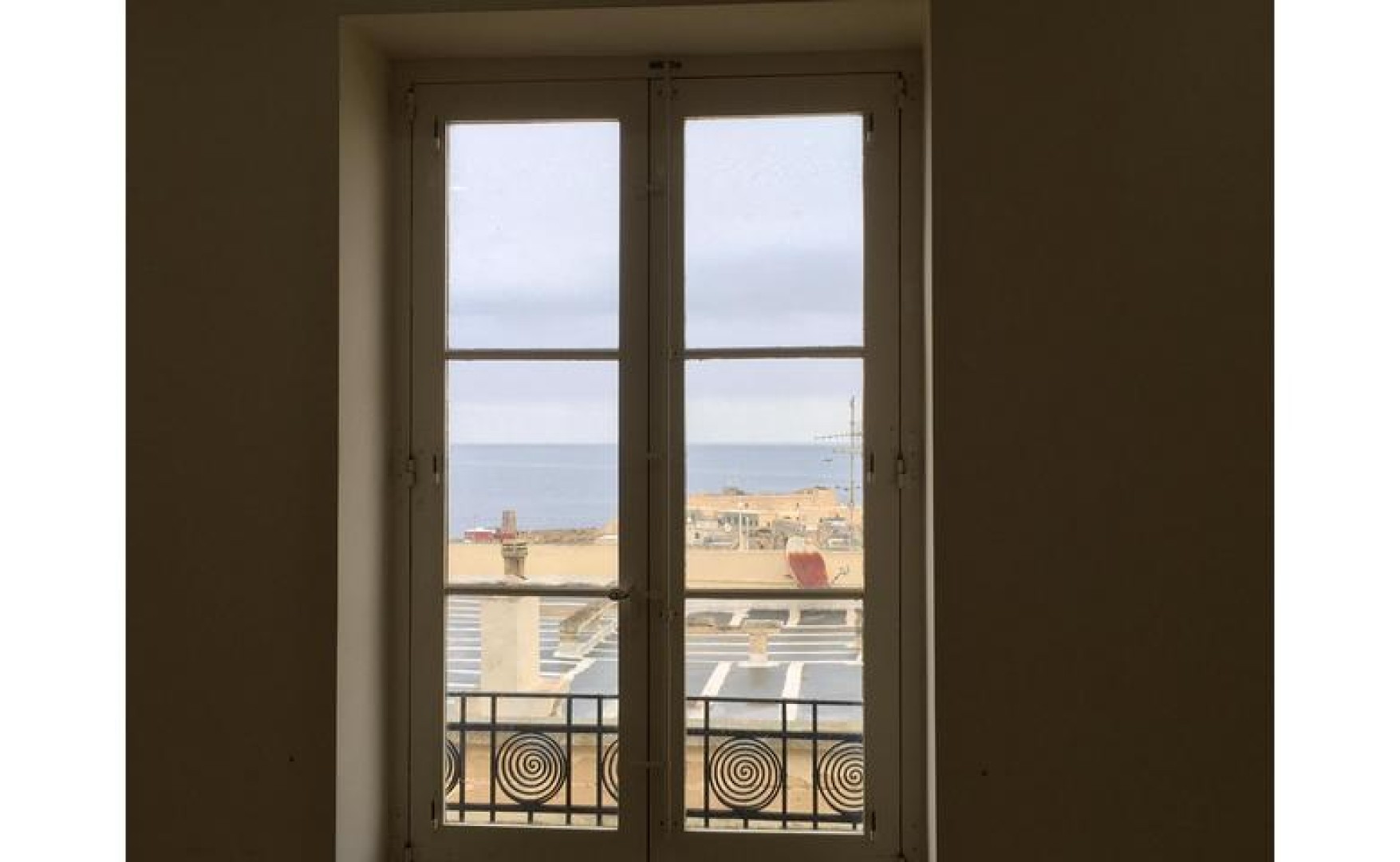 Office in Malta: 185sqm Premises for Rent In The Centre Of Valletta