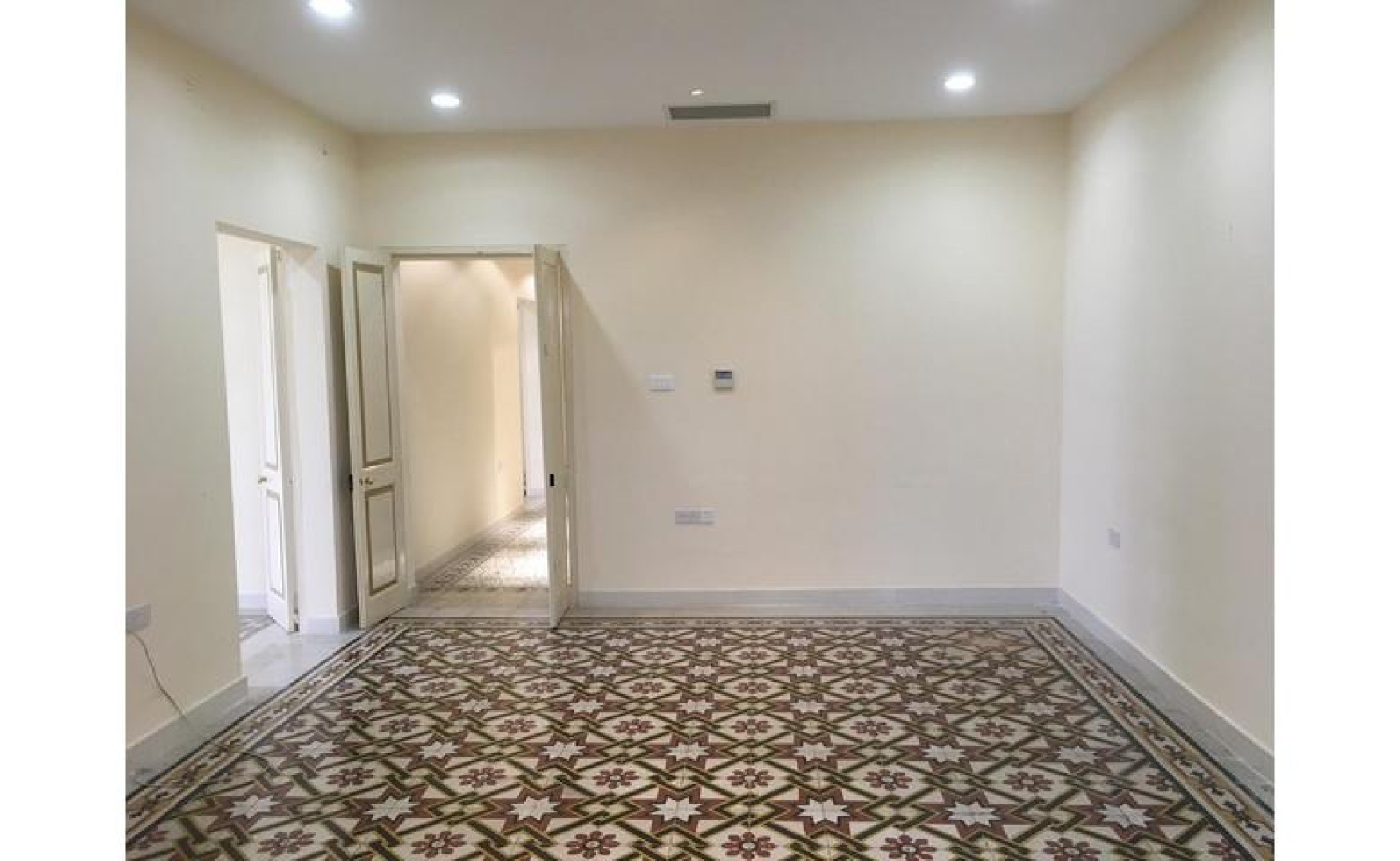 Office in Malta: 185sqm Premises for Rent In The Centre Of Valletta