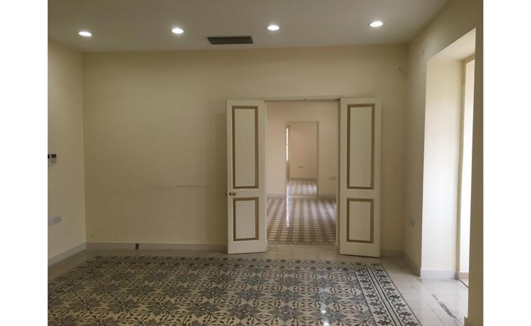 Office in Malta: 185sqm Premises for Rent In The Centre Of Valletta