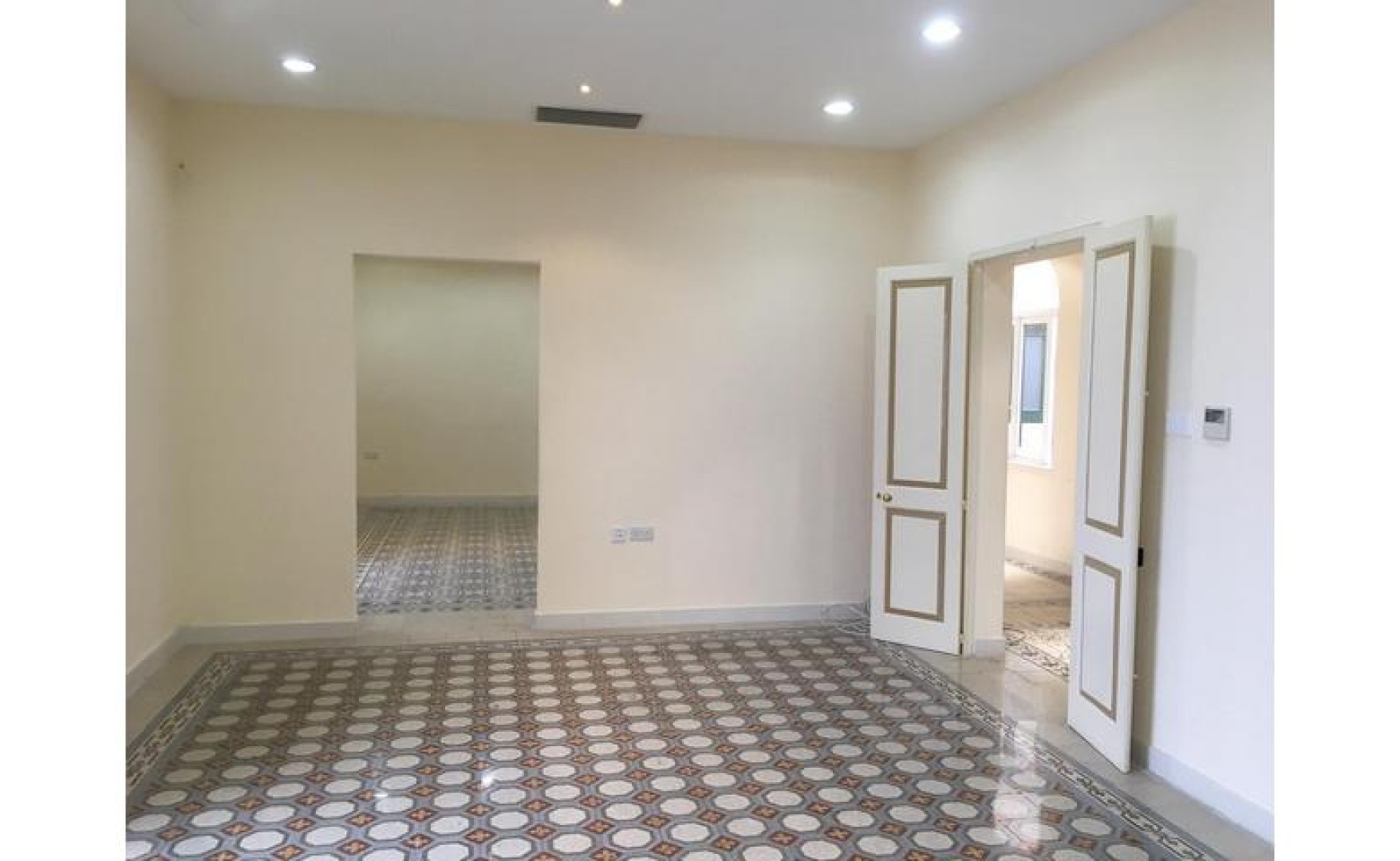 Office in Malta: 185sqm Premises for Rent In The Centre Of Valletta