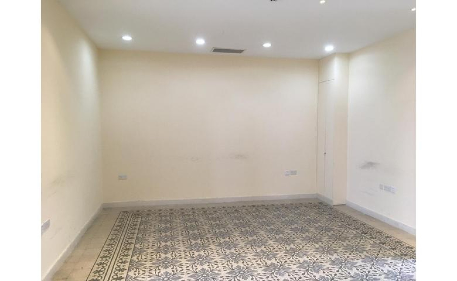 Office in Malta: 185sqm Premises for Rent In The Centre Of Valletta