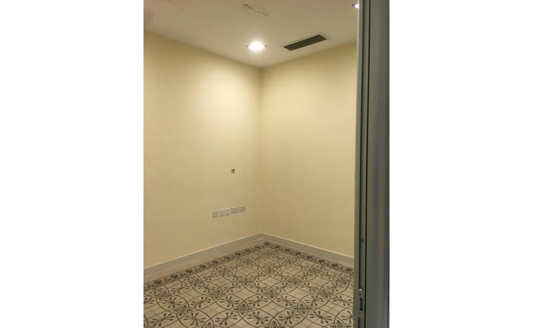 Office in Malta: 185sqm Premises for Rent In The Centre Of Valletta