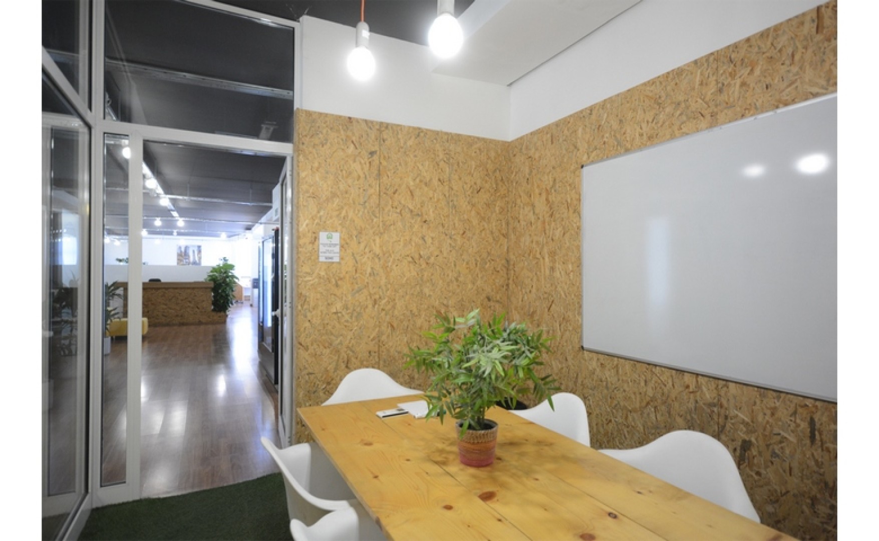 4 person desk office space to let in St.Julians