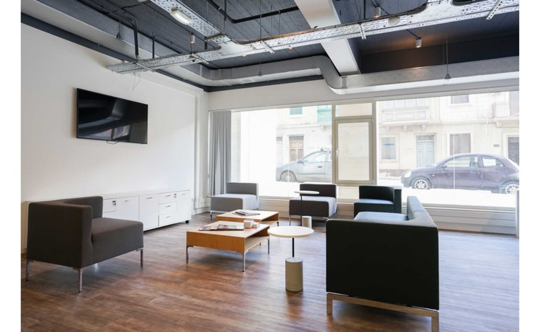 350sqm modern ground floor open plan office space for rent