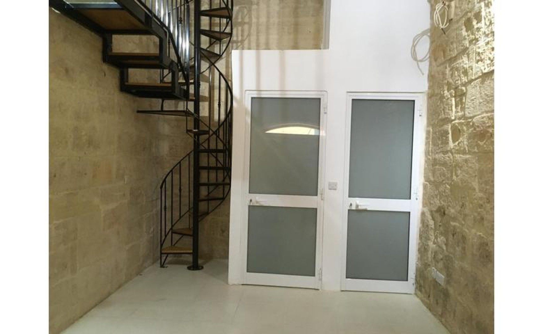 Shops for Rent in Malta: Outlet on 3 Floors In the Hub Of Valletta