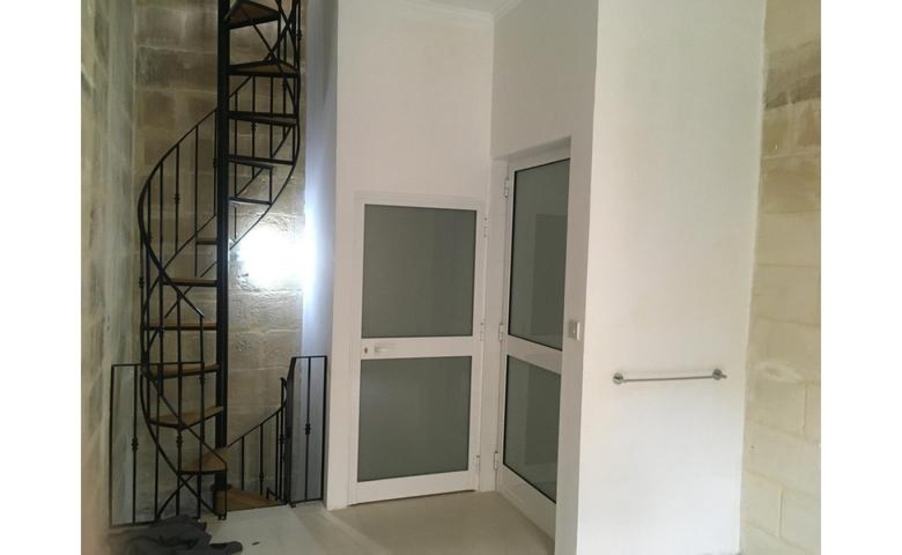 Shops for Rent in Malta: Outlet on 3 Floors In the Hub Of Valletta