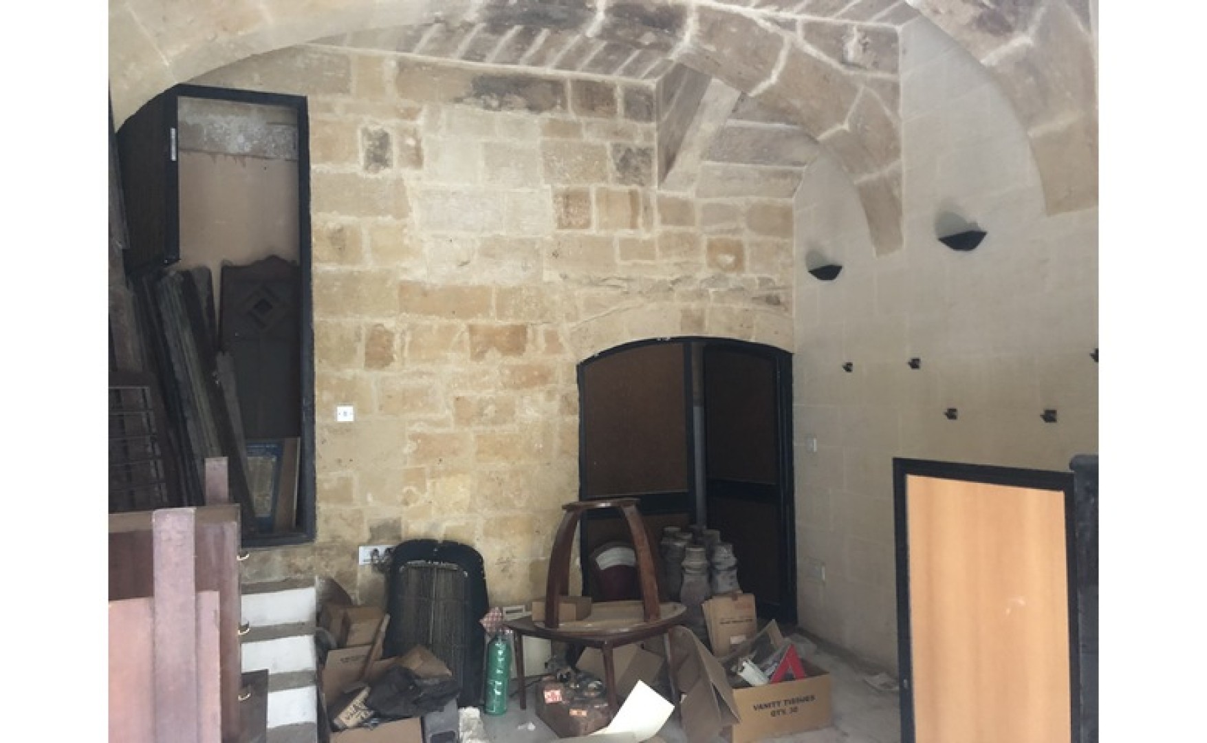 Shop to let Malta: Property on 3 Floors For Rent In Valletta