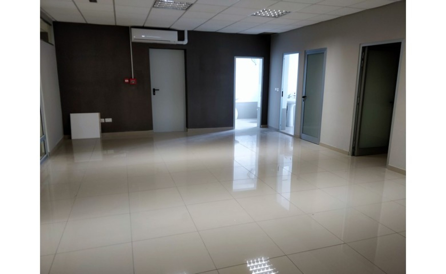 Modern Office for rent in mriehel with an area of 266sqm and optional parking for rent