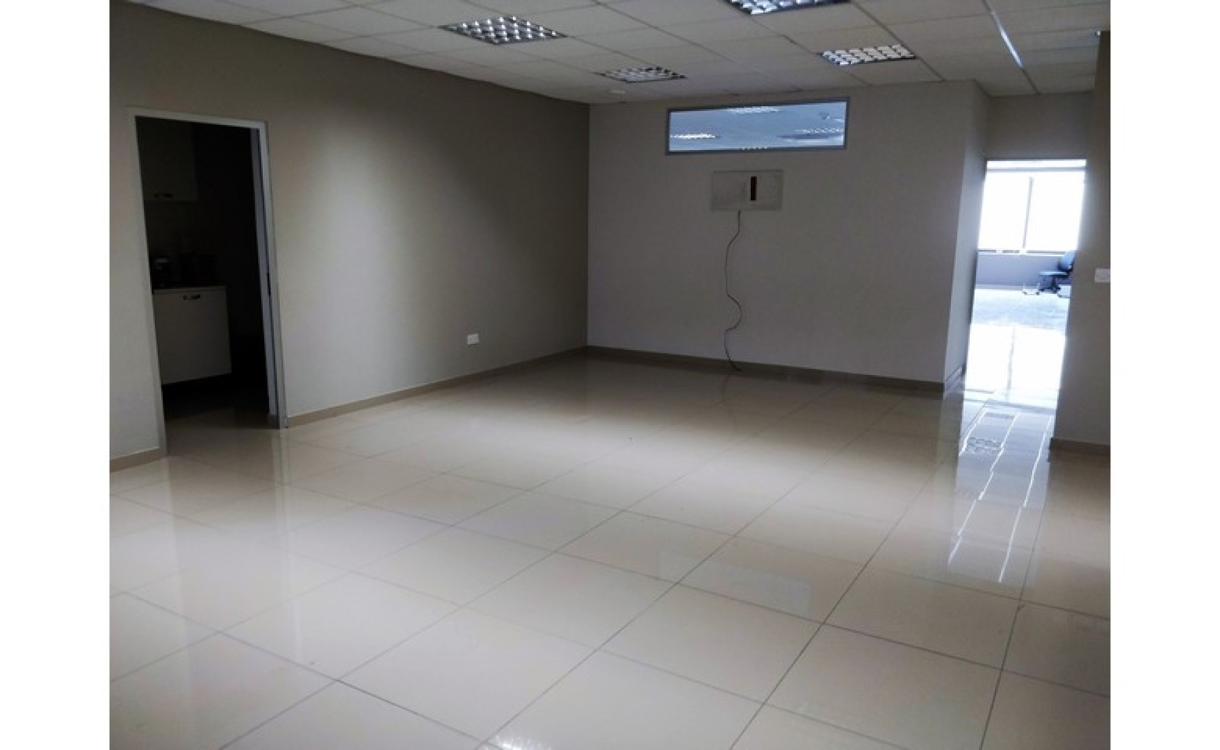 Modern Office for rent in mriehel with an area of 266sqm and optional parking for rent