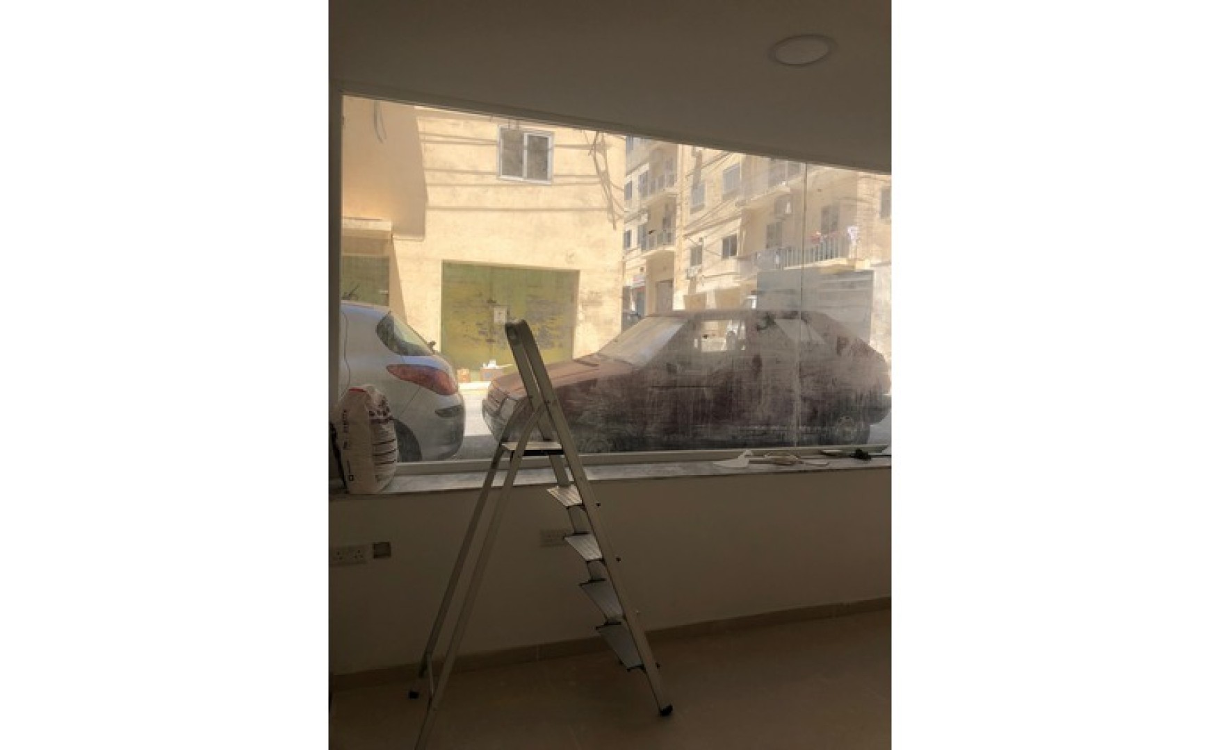 Shop to let in Malta: 25sqm premises for rent in Ta' Xbiex