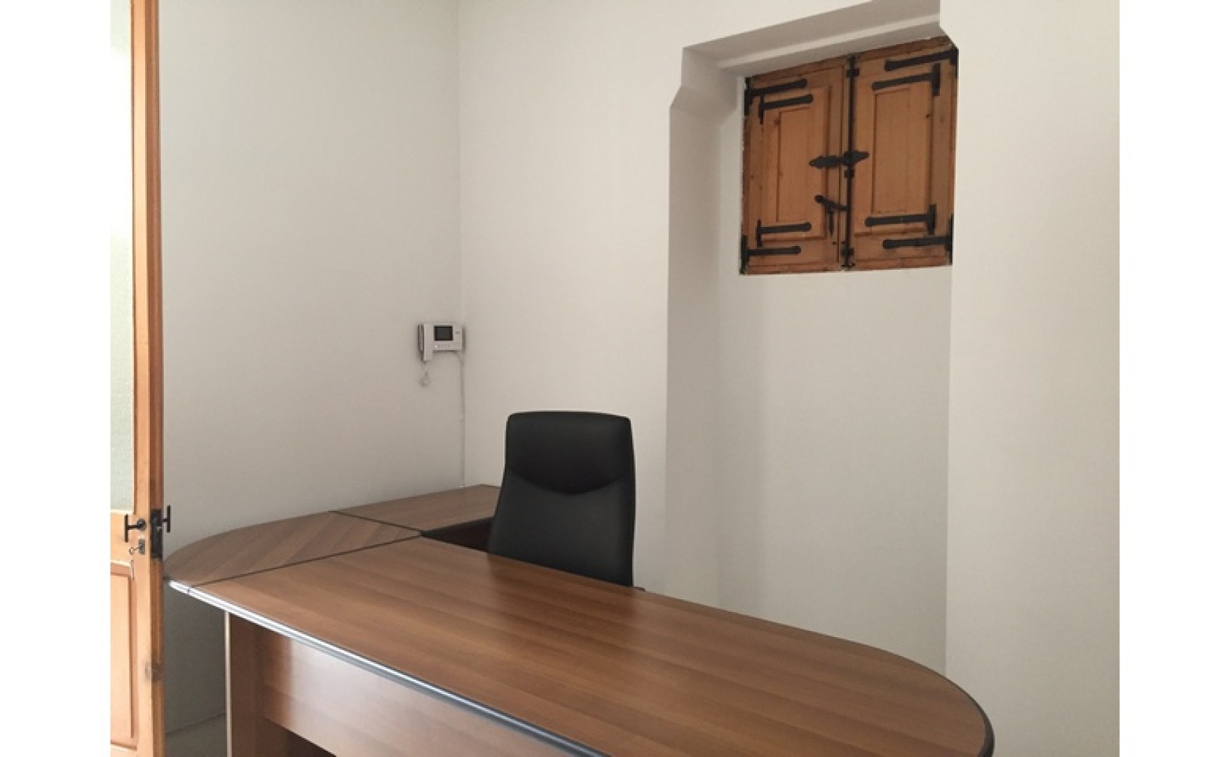 Office to let Malta: 180 sqm Office in Valletta