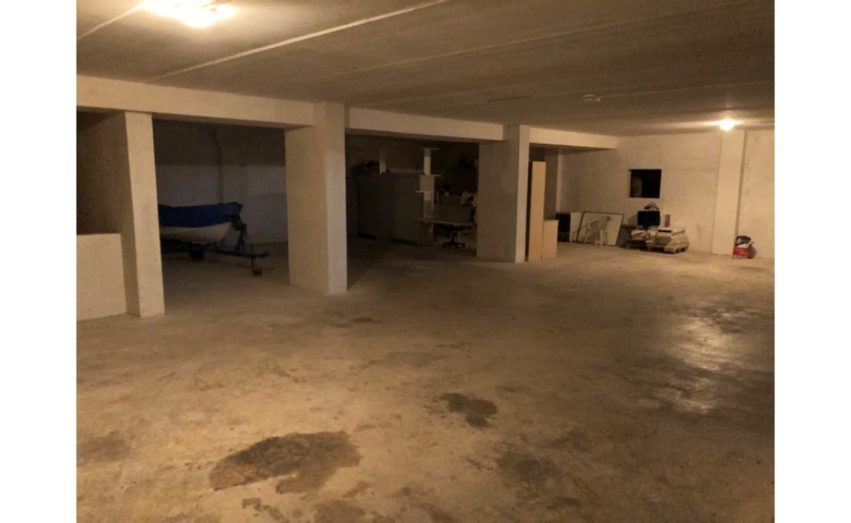 Shops for rent in Malta: Mgarr 300sqm showroom for rent with 220sqm basement stores