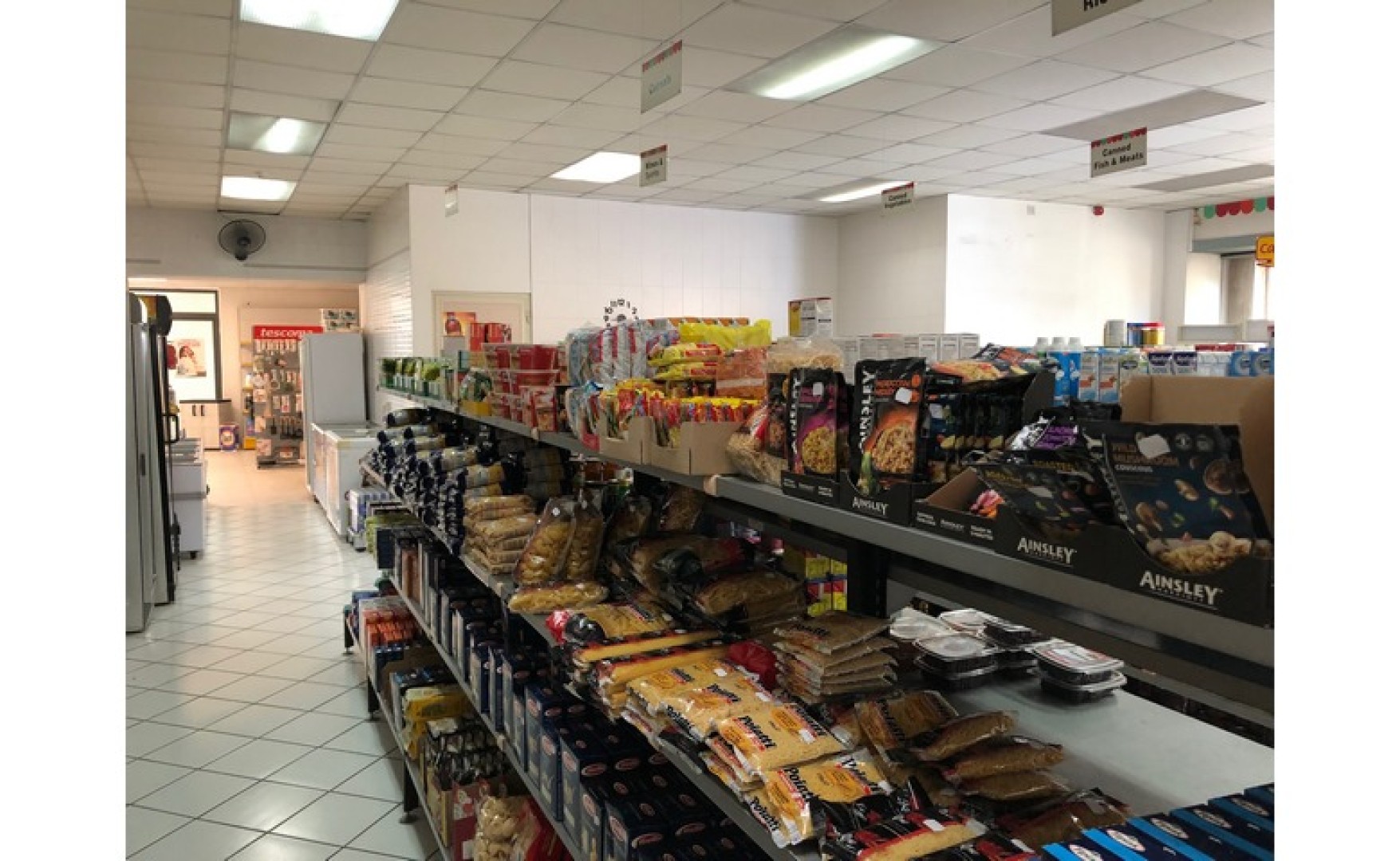 Shops for rent in Malta: Mgarr 300sqm showroom for rent with 220sqm basement stores