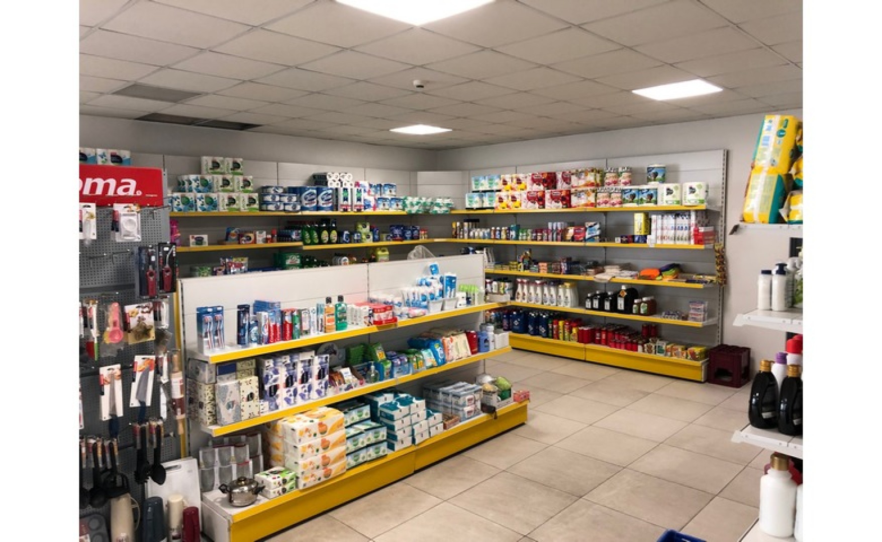 Shops for rent in Malta: Mgarr 300sqm showroom for rent with 220sqm basement stores