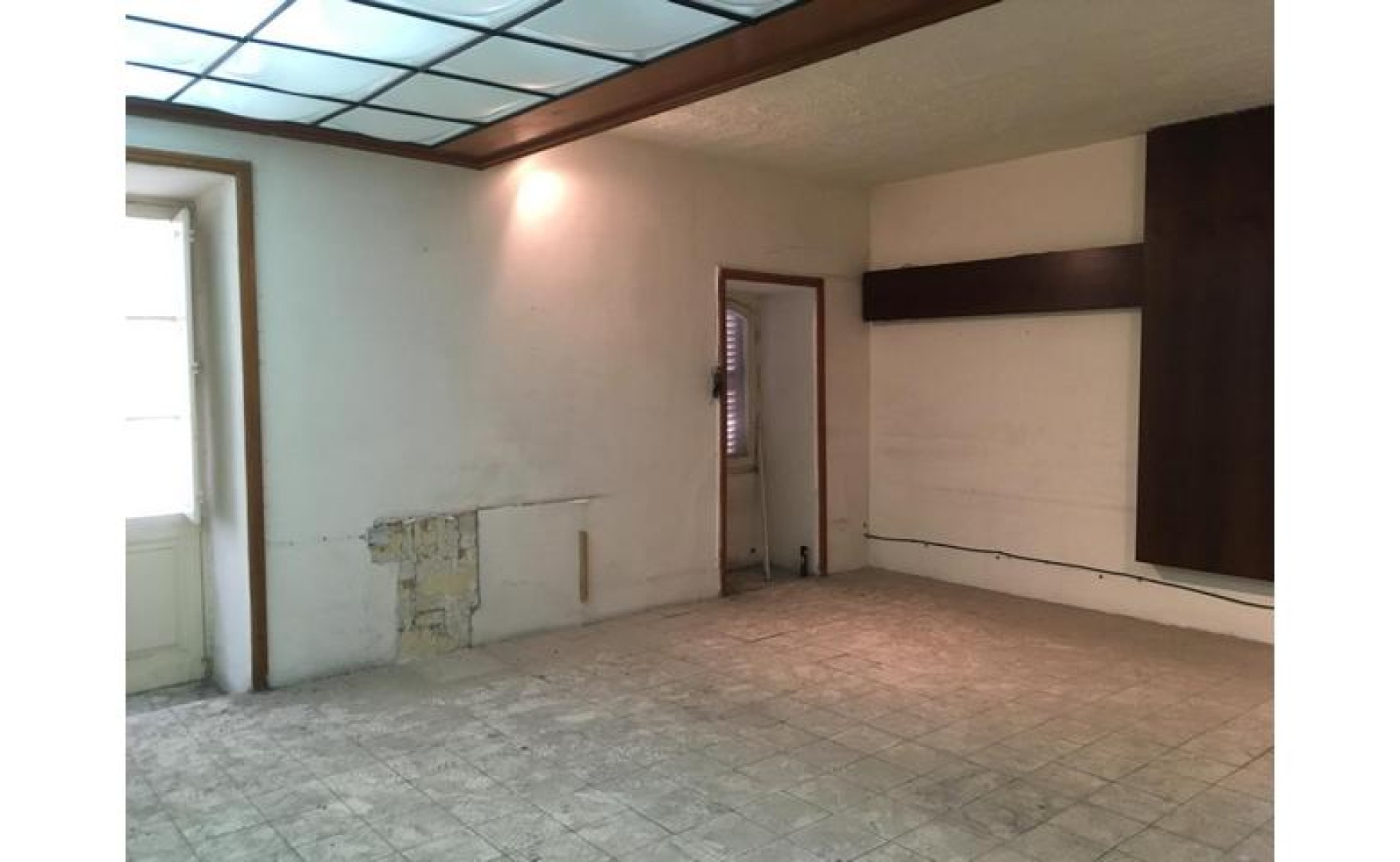 Office to let Malta: Valletta 146sqm commercial premises for rent in converted townhouse