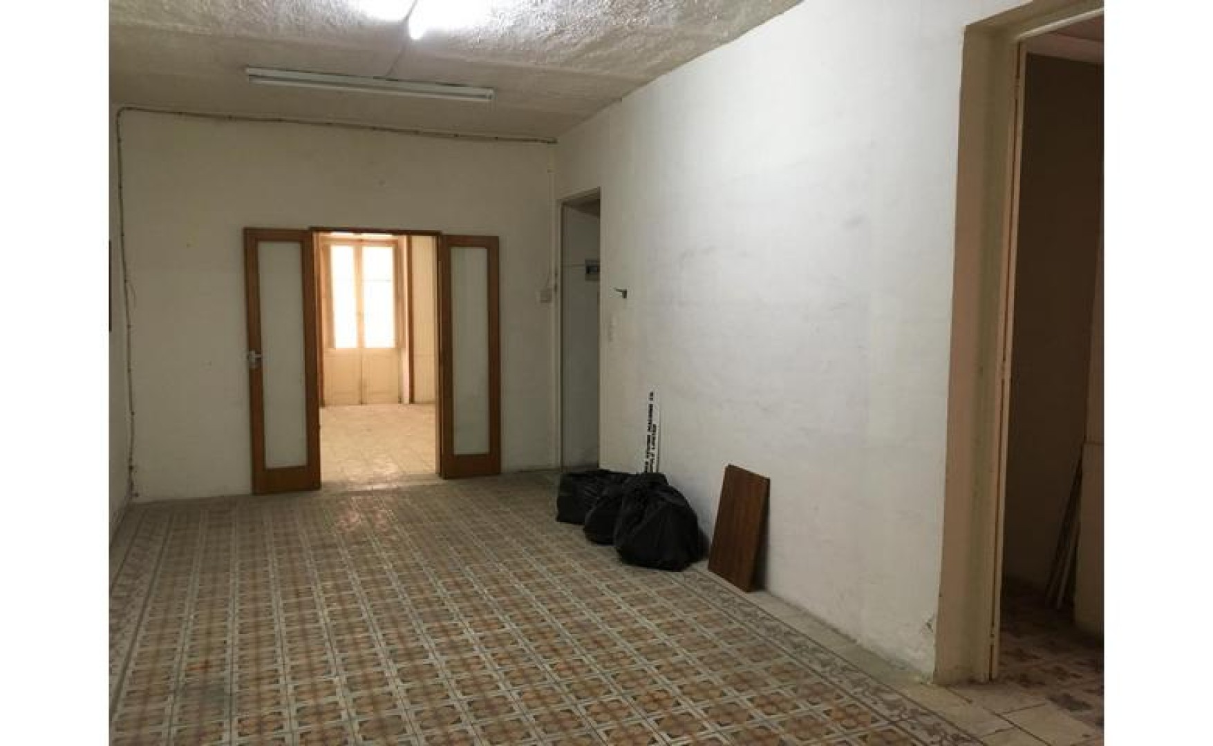 Office to let Malta: Valletta 146sqm commercial premises for rent in converted townhouse