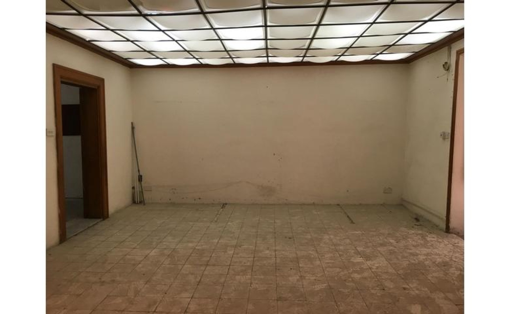 Office to let Malta: Valletta 292sqm commercial premises for rent in converted house