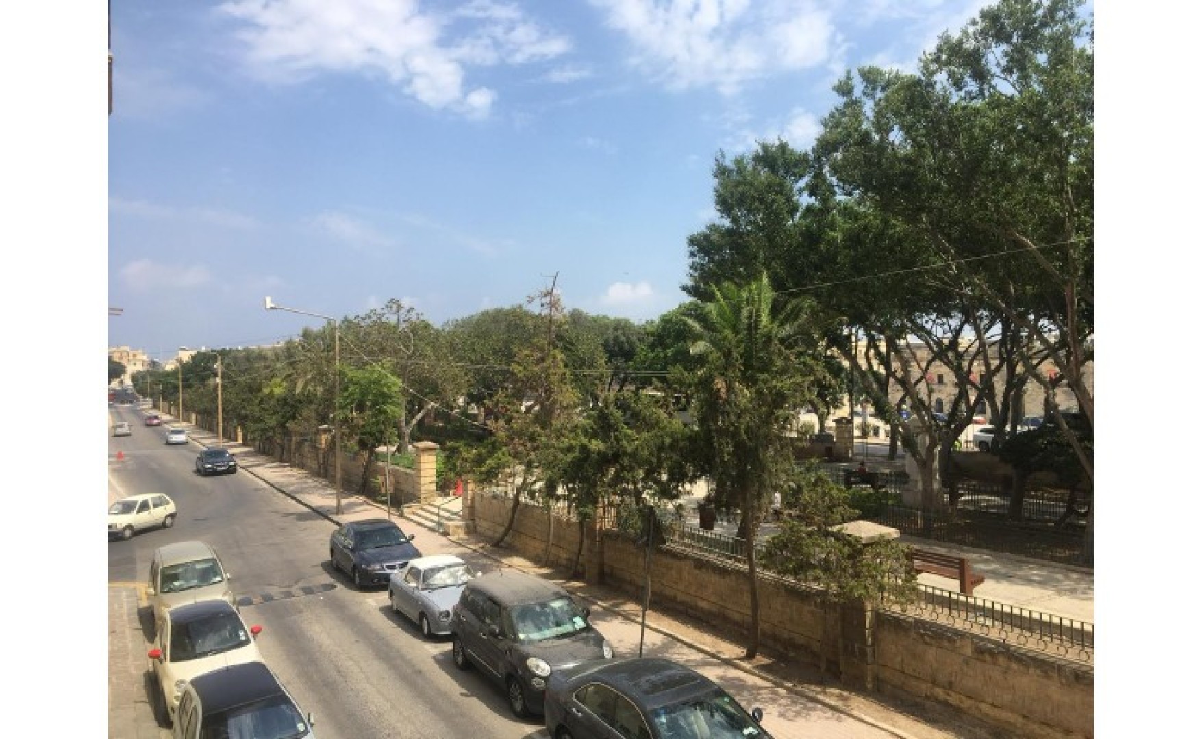Offices / Apartments for rent in Malta: Spacious Office / Apartment with 3 bedrooms in Floriana
