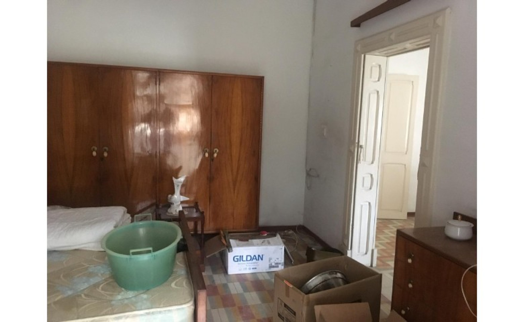 Offices / Apartments for rent in Malta: Spacious Office / Apartment with 3 bedrooms in Floriana
