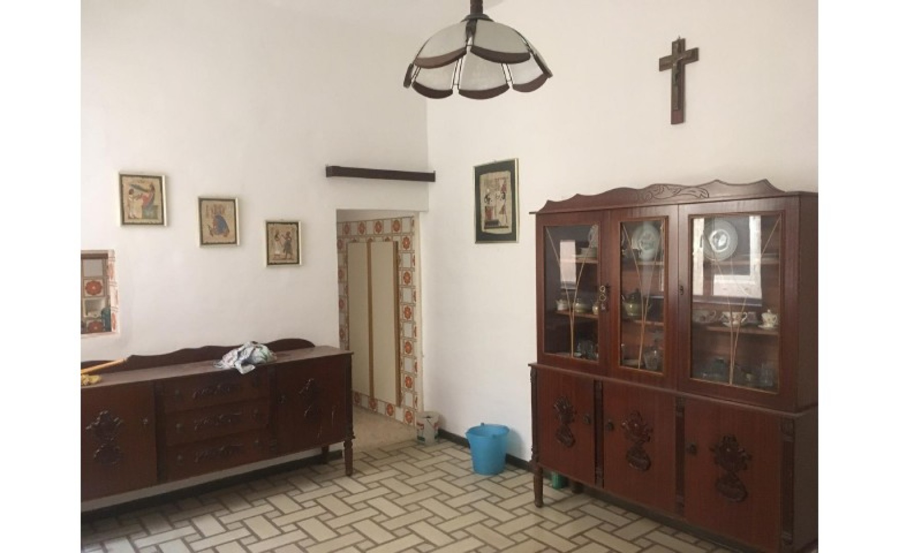 Offices / Apartments for rent in Malta: Spacious Office / Apartment with 3 bedrooms in Floriana