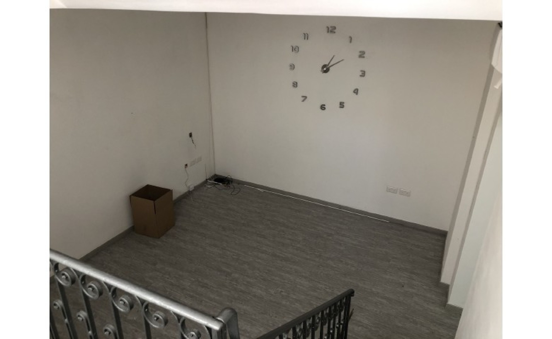 Office to let Malta: Valletta 30sqm Commercial For Rent with its Own Entrance