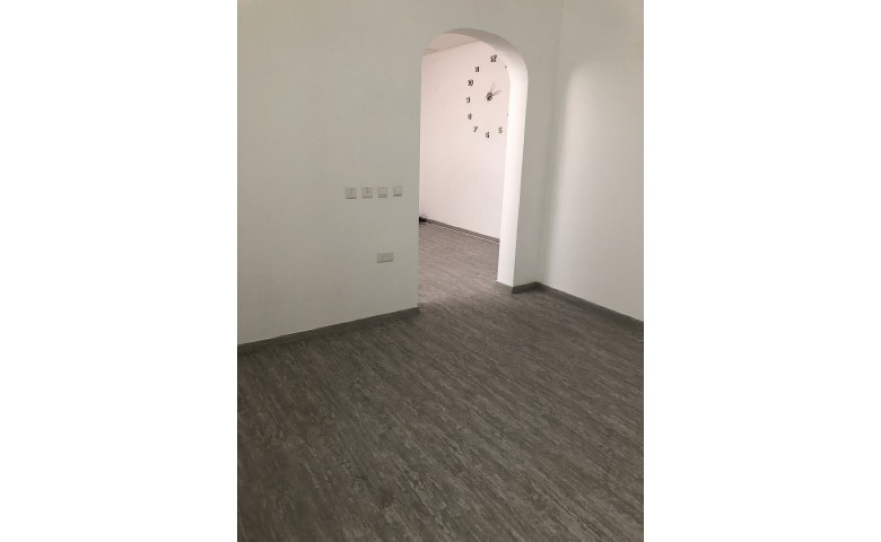 Office to let Malta: Valletta 30sqm Commercial For Rent with its Own Entrance