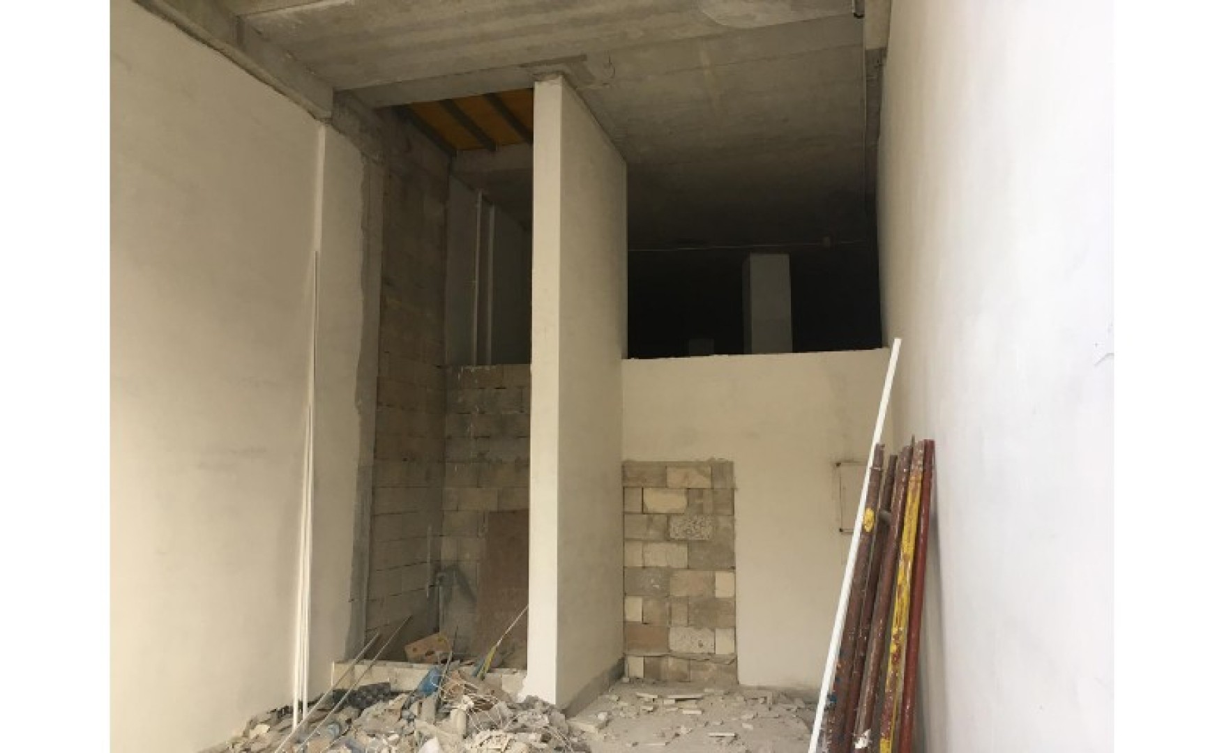 Offices for rent Malta: 45sqm Shop for rent situated close to Mc donalds