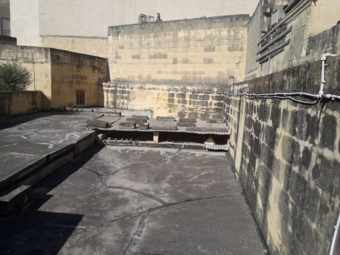 Malta real estate: Huge Unconverted Farmhouse - 820sqm with Large Garden in Mriehel
