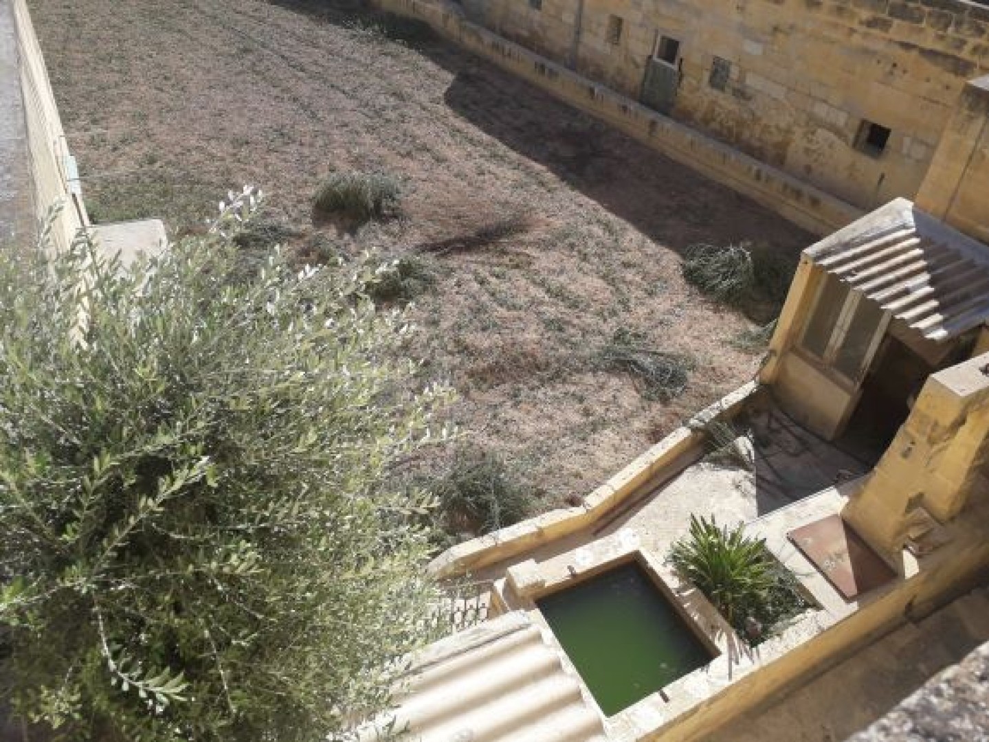 Malta real estate: Huge Unconverted Farmhouse - 820sqm with Large Garden in Mriehel
