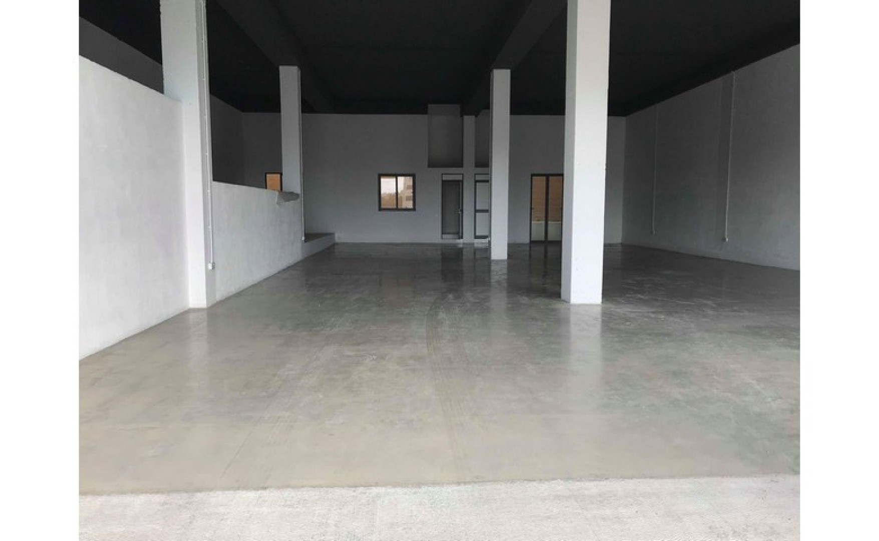 Real estate Malta: Modern Mriehel 300sqm large warehouse for rent