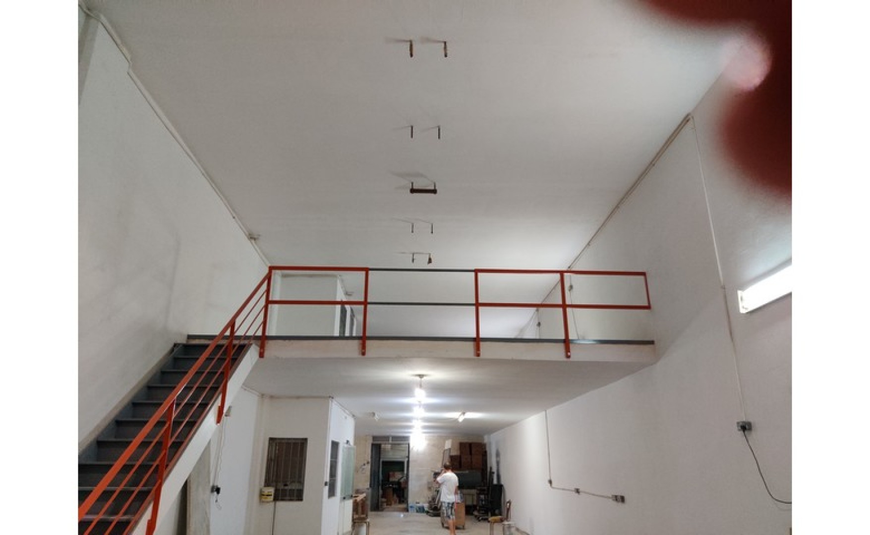 Real estate Malta: New Qormi 250sqm warehouse for rent with permits
