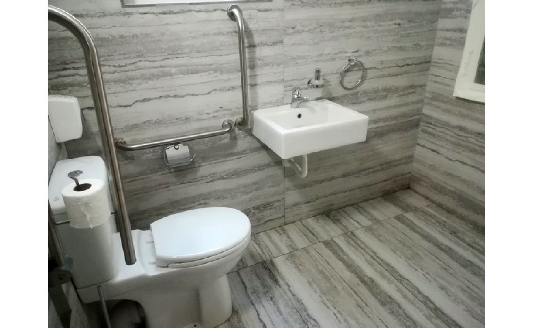 Offices for rent/for sale Malta: Brand New 170sqm Office for Rent/sale on The Floriana Seafront