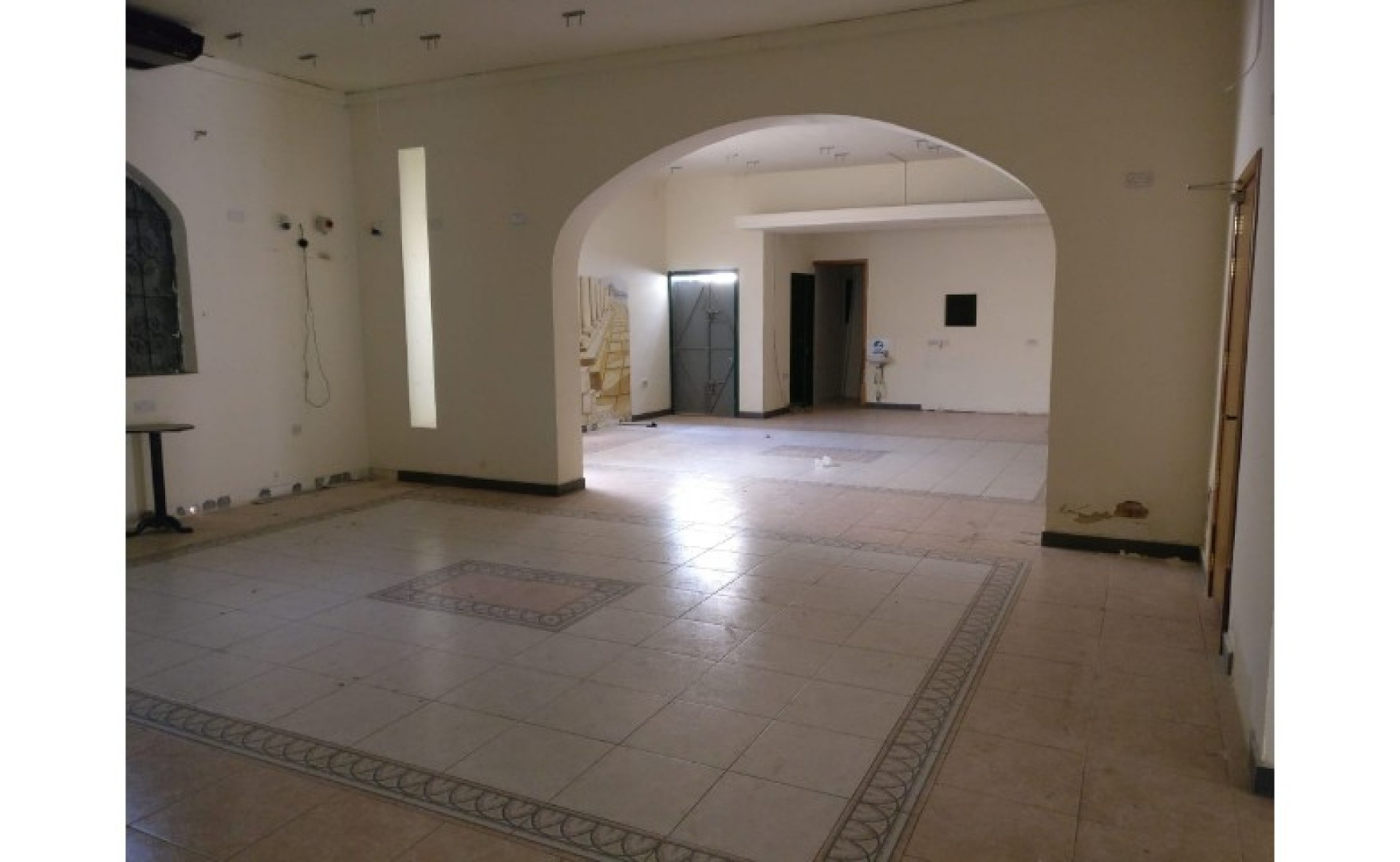Shops for rent in Malta: 380sqm commercial premises in Rabat situated in a prime area