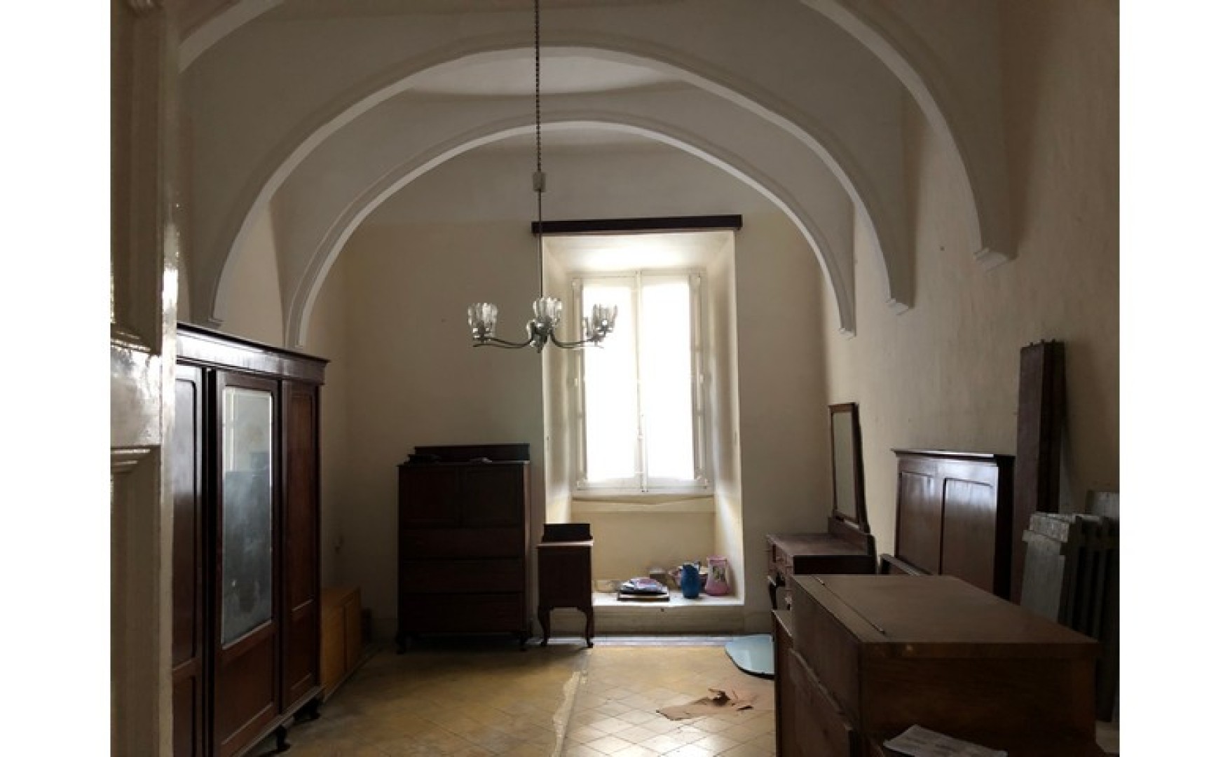 Office to let Malta: Large Unfurnished Apartment / Office For Rent in Valletta