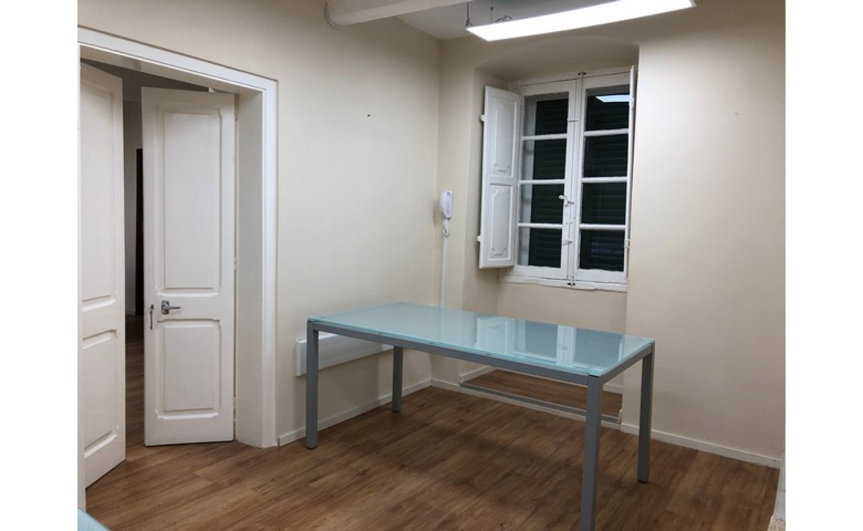 Office to let Malta: Valletta Office Consisting of 100sqm Premises for Rent in St Pauls Street