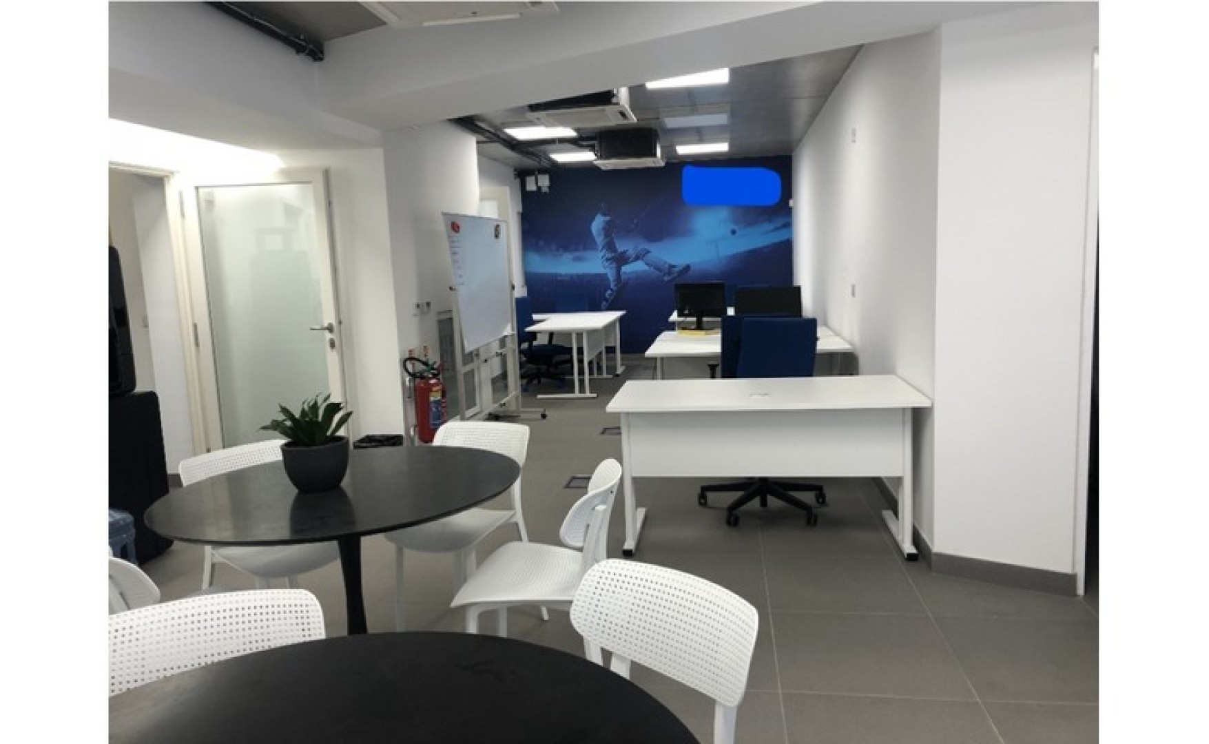 Corner Shop or Office for rent in Malta: Sliema 180sqm property to let