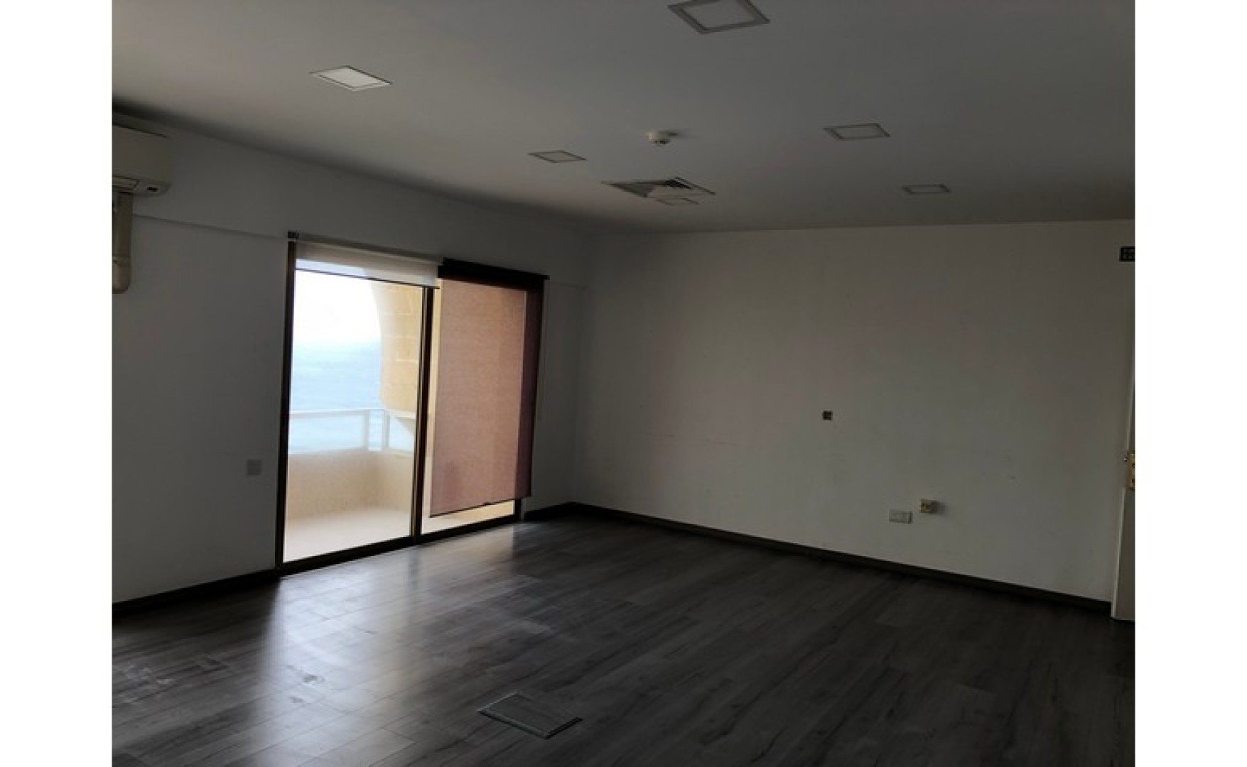 Seafront Office that Consists of 300sqm for rent in sliema
