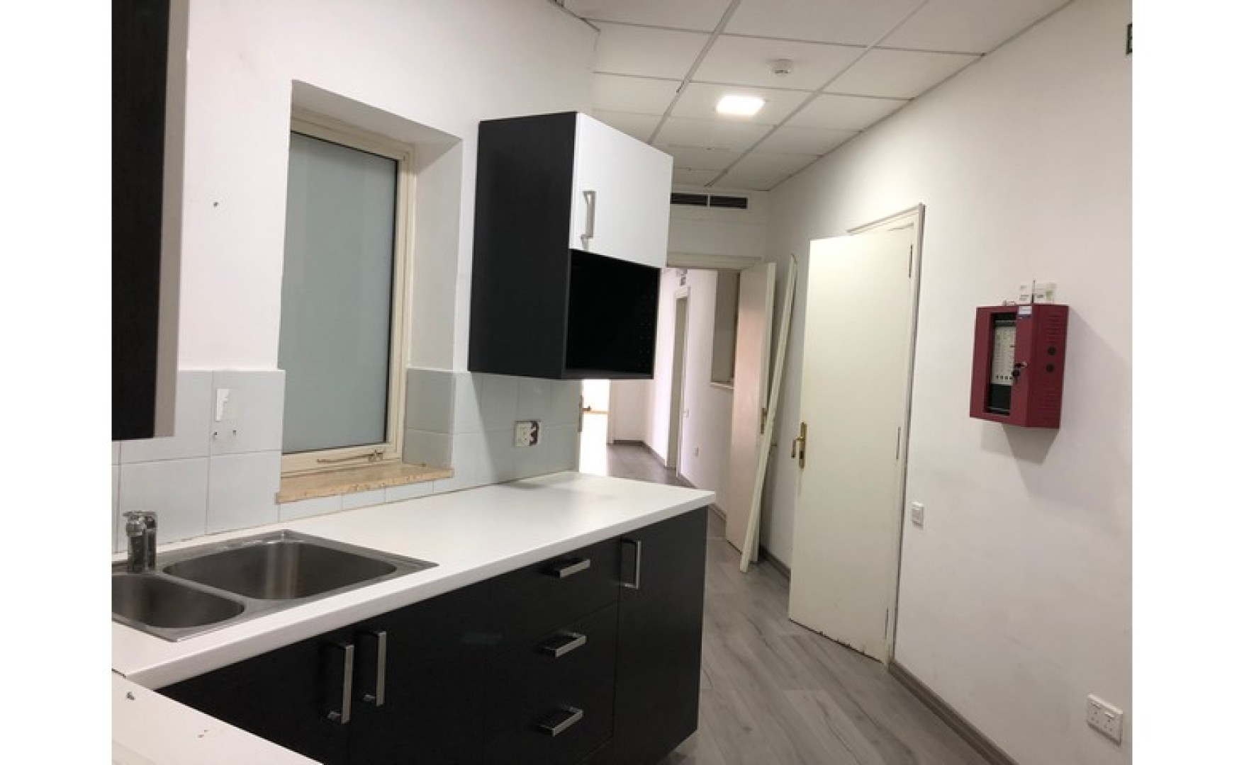 Seafront Office that Consists of 300sqm for rent in sliema