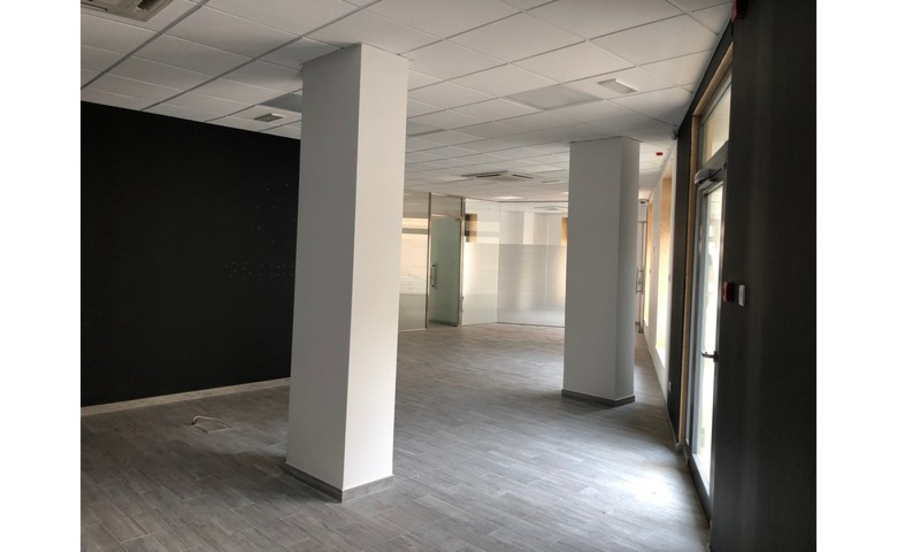 Nice Corner Shop/Office Available For Rent In Prime Area of Sliema
