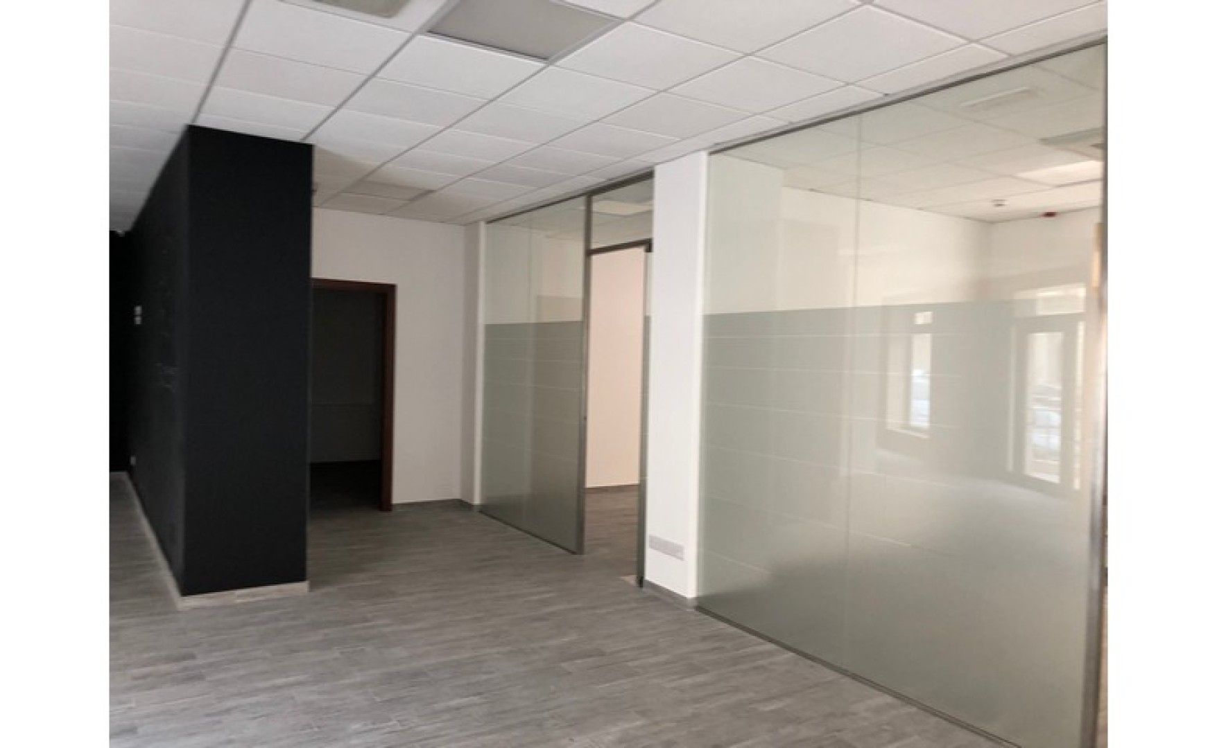 Nice Corner Shop/Office Available For Rent In Prime Area of Sliema