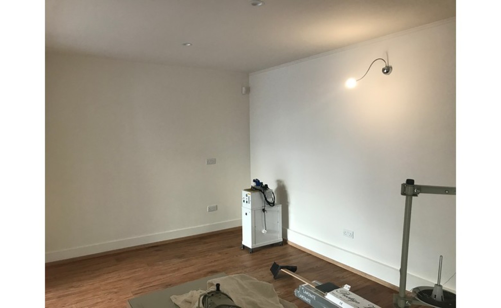 Shops for rent in Malta: Birkirkara office / shop for rent with large front patio